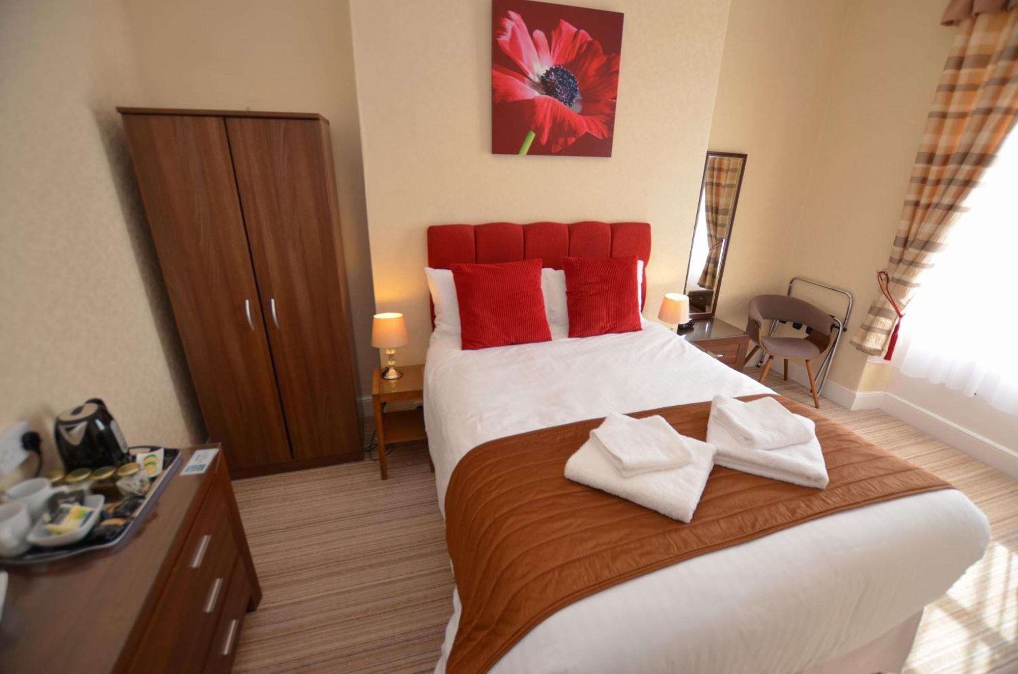 St. Hilary Guest House ランディドノー 部屋 写真