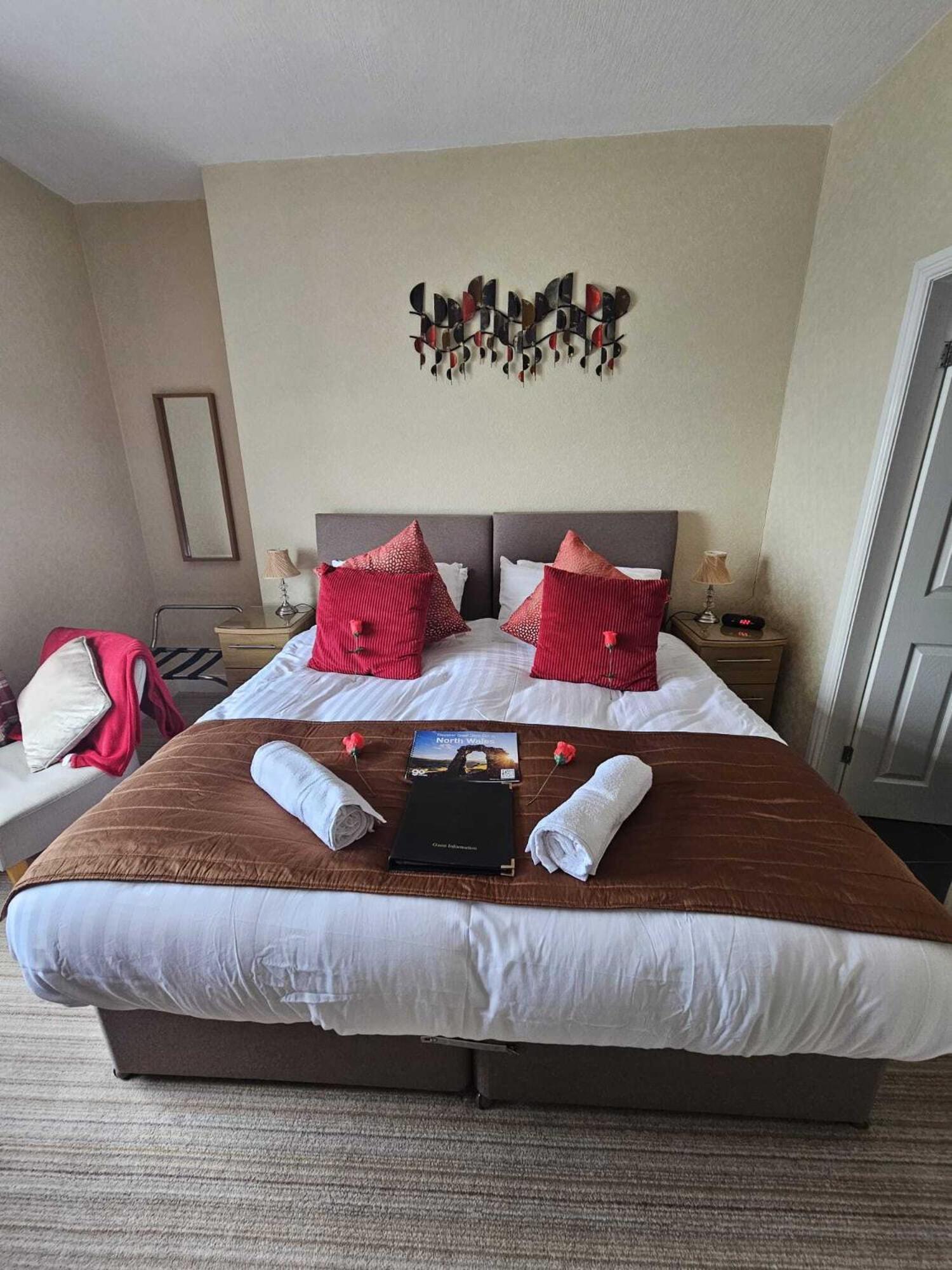 St. Hilary Guest House ランディドノー 部屋 写真